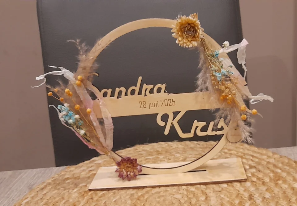 Naamcirkel met droogbloemen